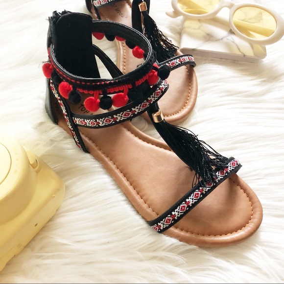 ✨ Faux Leather Tribal Sandals in Black - Picture 3 of 4